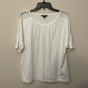 Banana Republic Short Sleeve Embroidery Sleeve Top